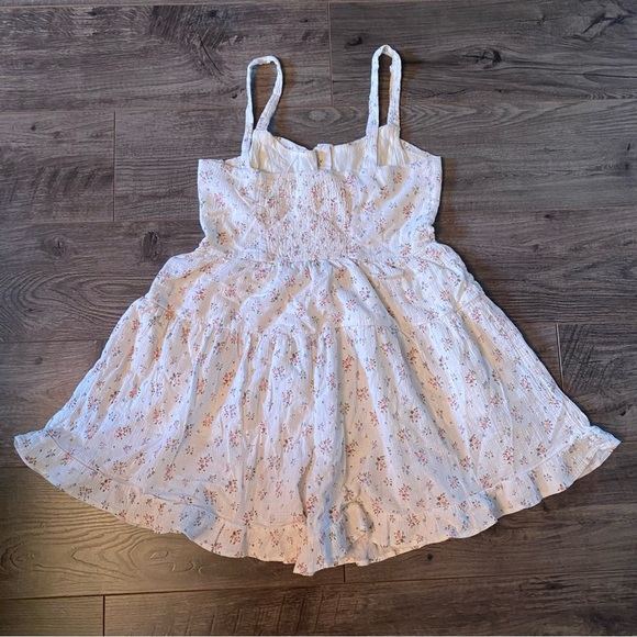 Storia Romper ditzy feminine floral 100% Cotton smocked back - Picture 3 of 12